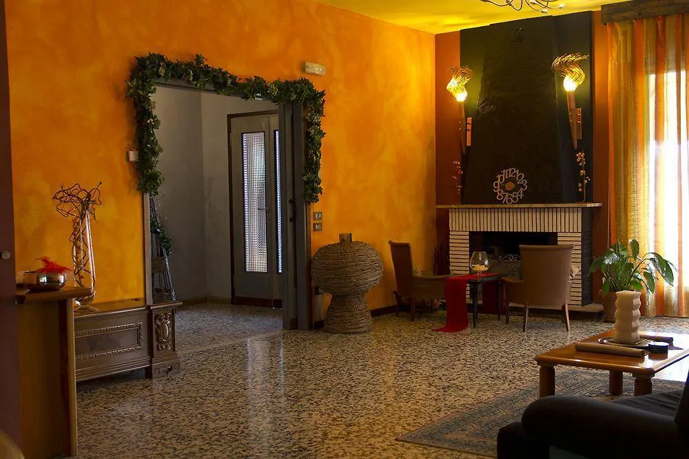 Guest House Villa De Ros Salo Italy