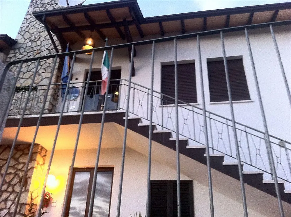 Guest House Villa De Ros Salo 3*,