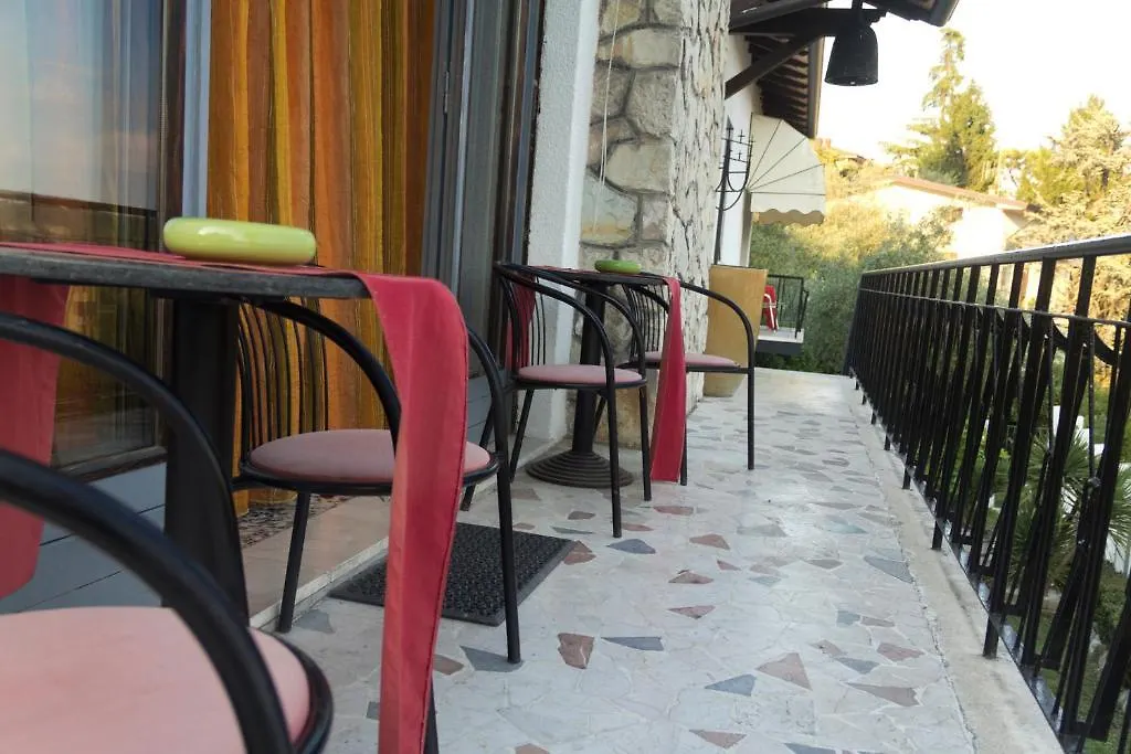 Guest House Villa De Ros Salo Bed & Breakfast