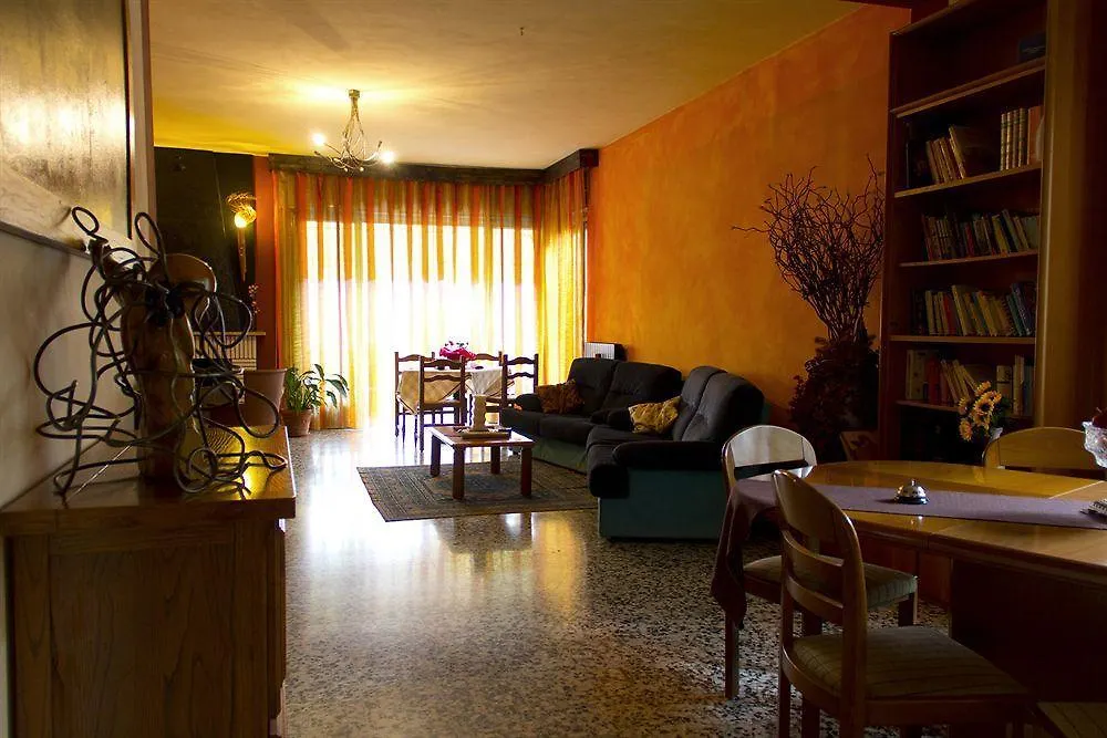 Guest House Villa De Ros Saló Frühstückspension