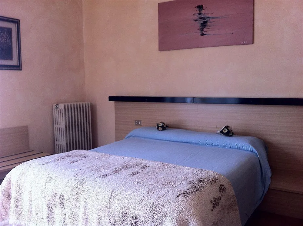 Guest House Villa De Ros Saló