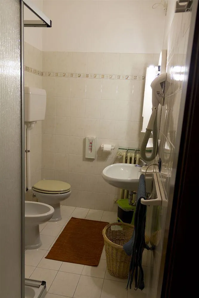 Guest House Villa De Ros Salo 3*,  Italy