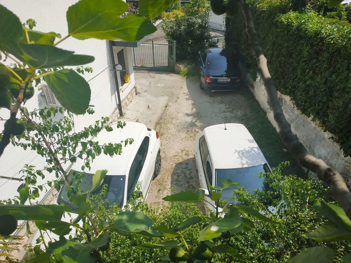 Guest House Villa De Ros Salo 3*,  Italy